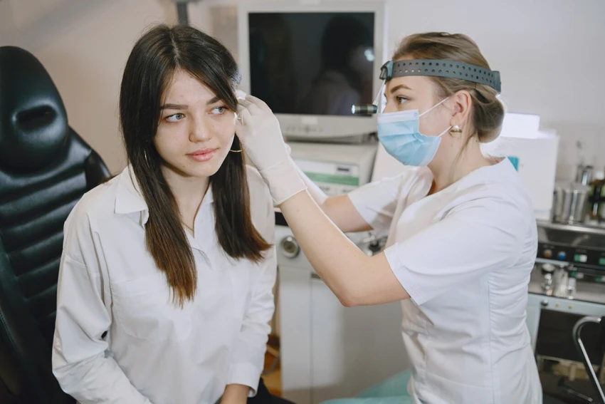 Kulak Zarı Delinmesi Belirtileri